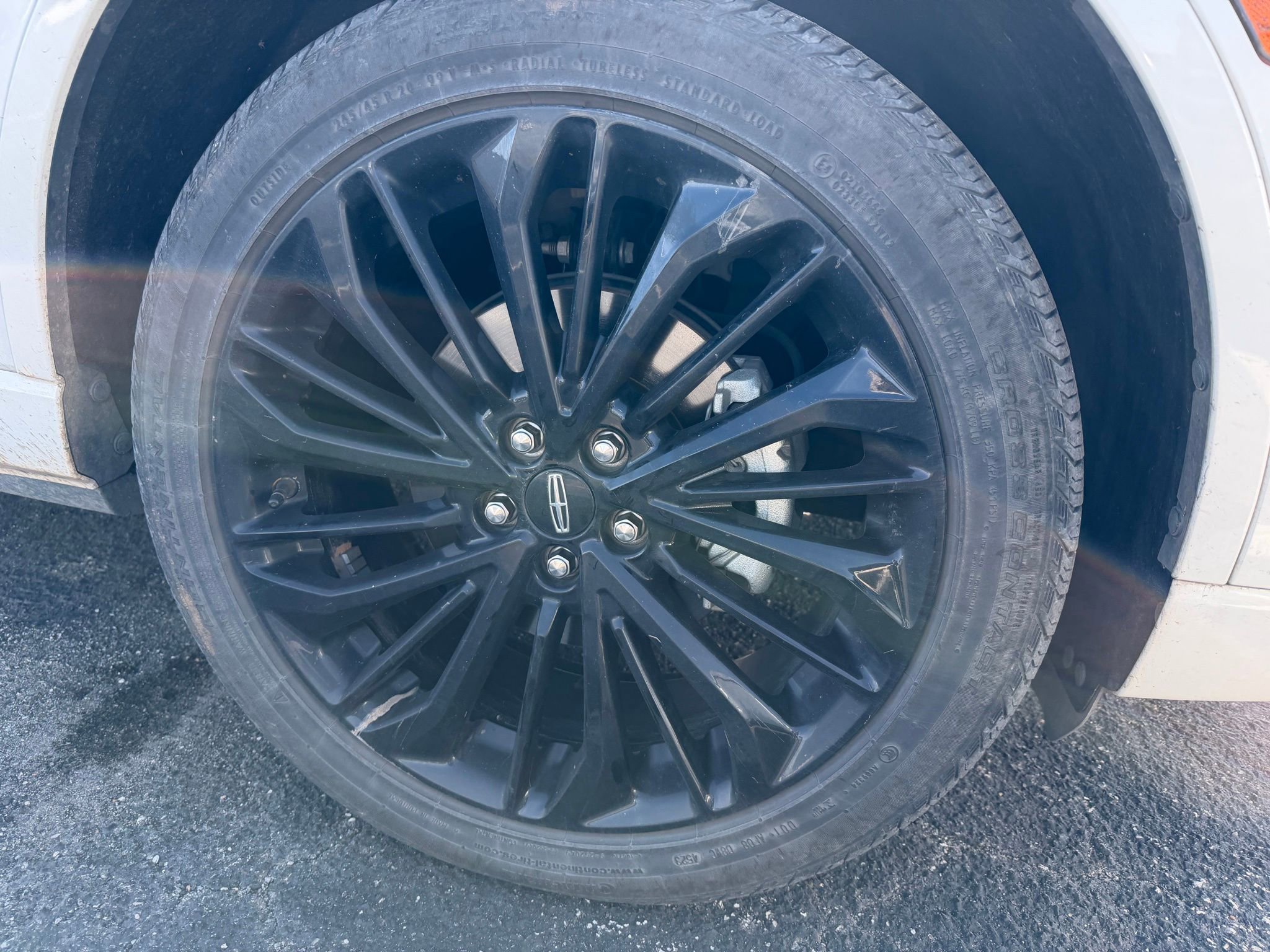 Used 2024 Lincoln Corsair Reserve w/ Jet Appearance Package image 4