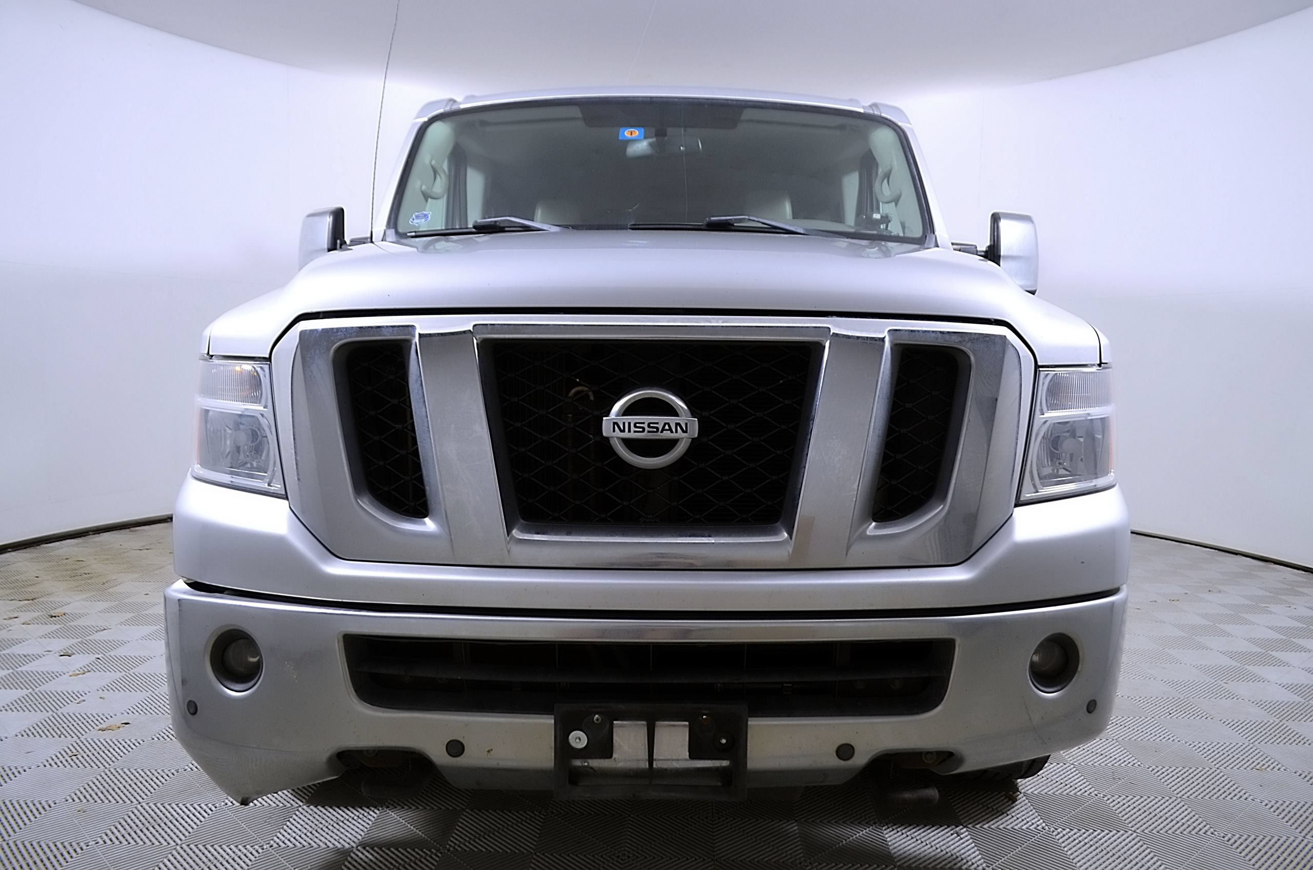 Used 2017 Nissan NV 3500 SL RWD image 5