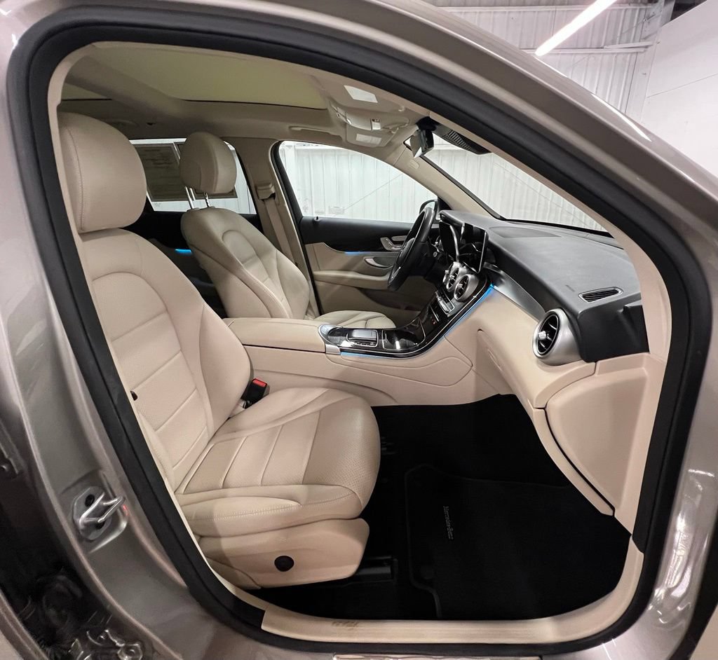 Certified 2022 Mercedes-Benz GLC 300 image 19
