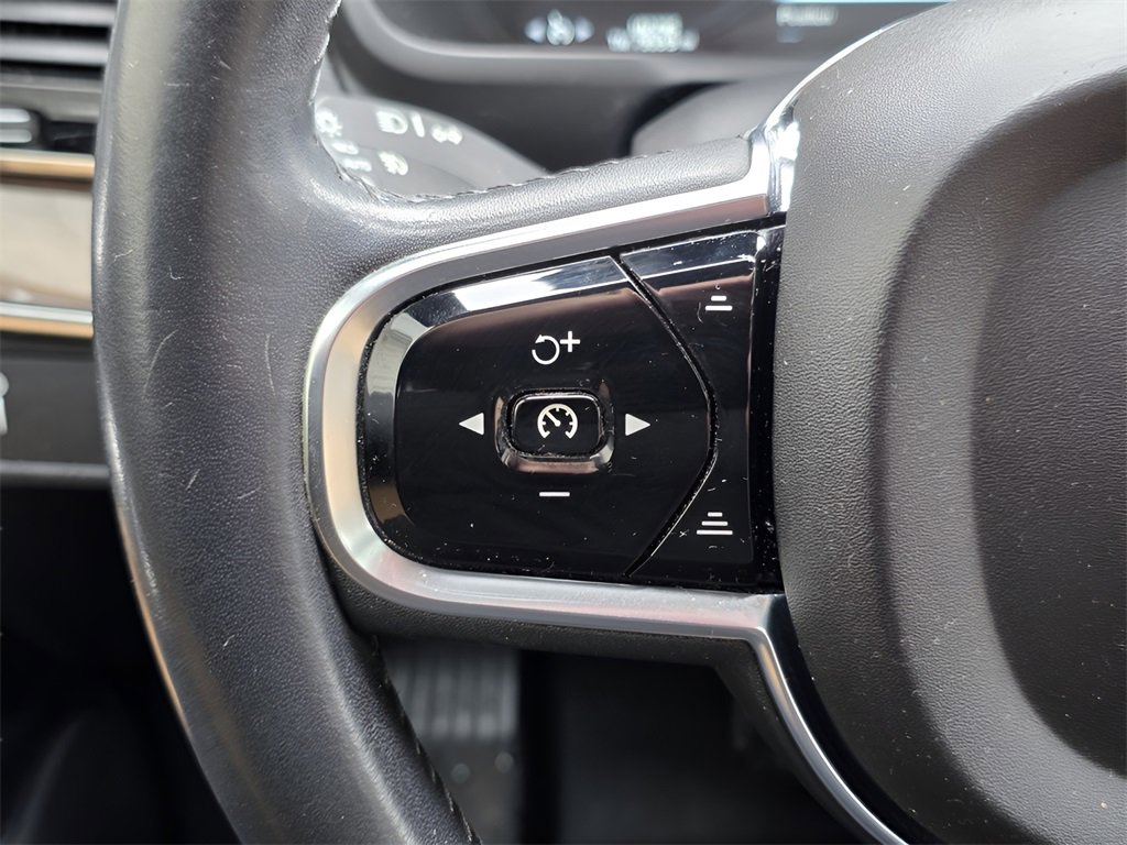 Used 2016 Volvo XC90 T6 Momentum image 29