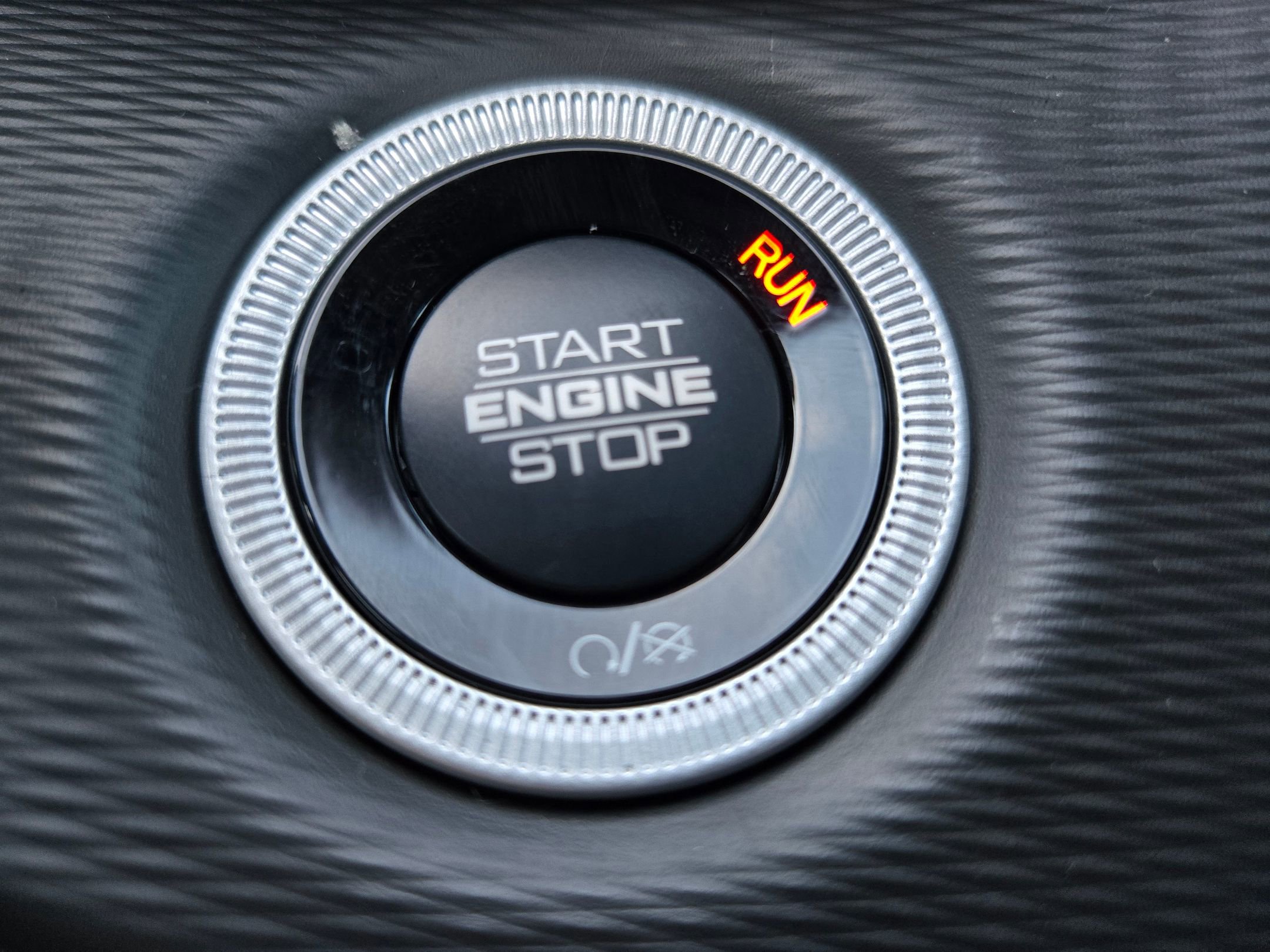 New 2025 Jeep Grand Cherokee Laredo image 12