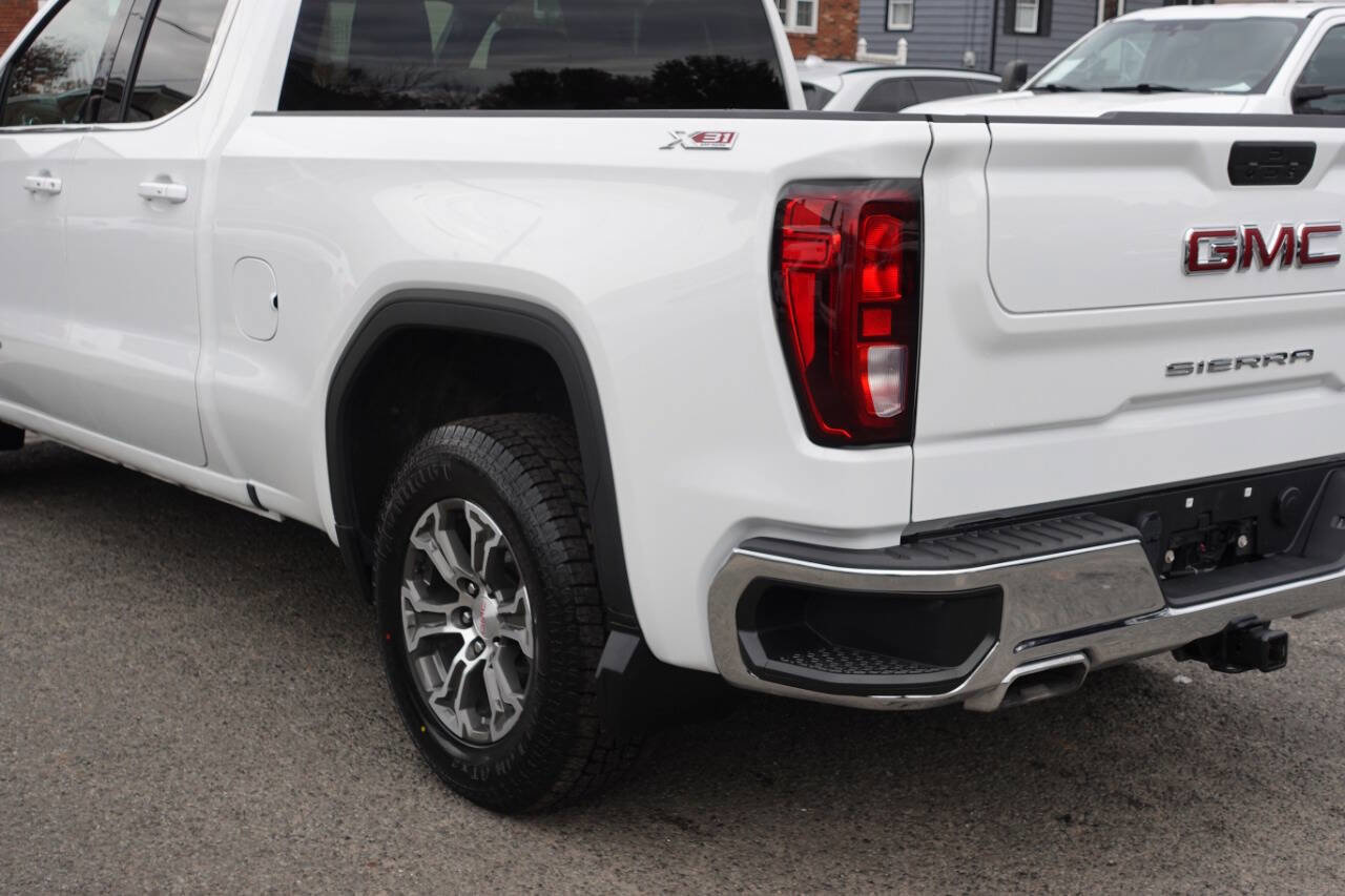 Used 2022 GMC Sierra 1500 SLE w/ X31 Off-Road Package AWD/4WD image 9