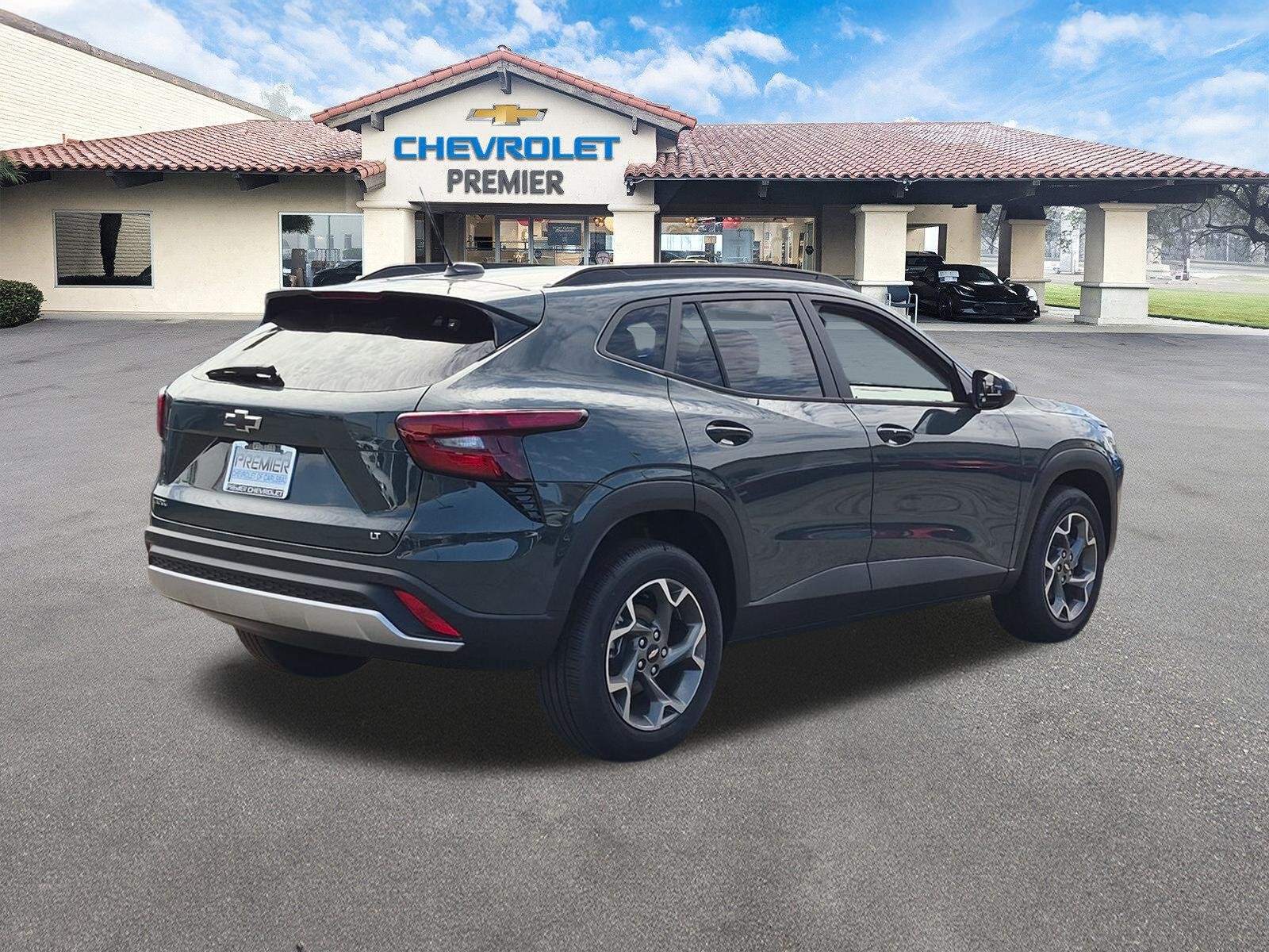 New 2026 Chevrolet Trax LT w/ Driver Confidence Package FWD image 8
