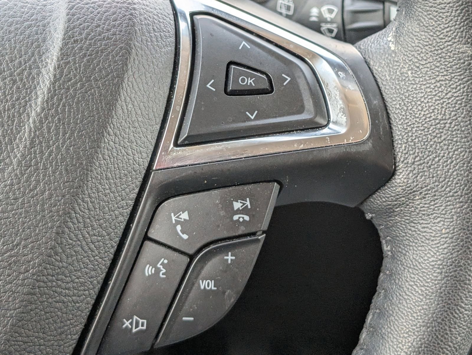 Used 2022 Ford Edge SEL w/ Sport Appearance Package image 25