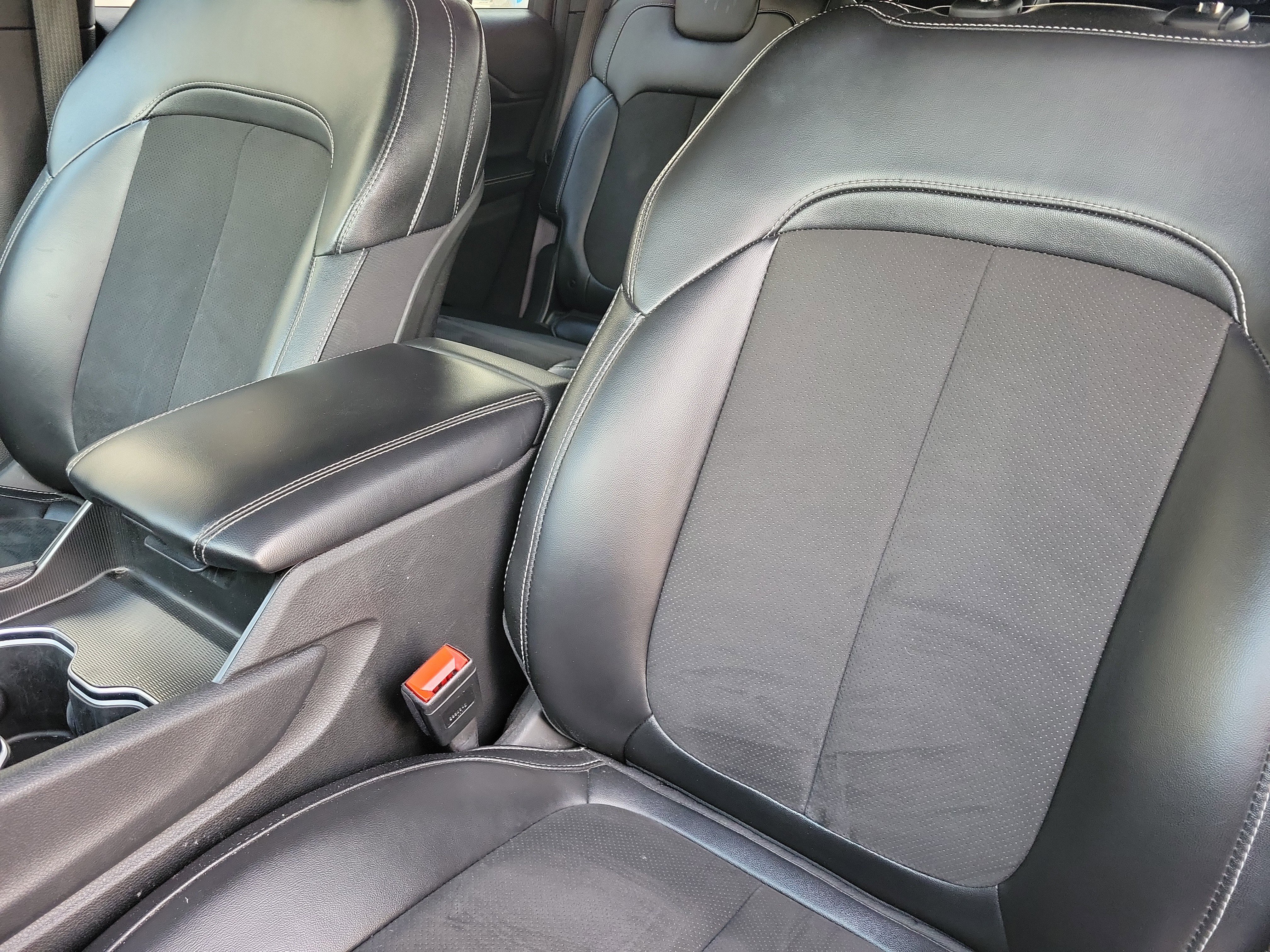 Used 2024 Jeep Grand Cherokee L Laredo image 11