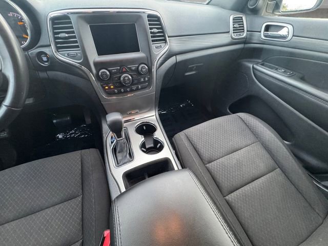 Used 2021 Jeep Grand Cherokee Laredo RWD image 3