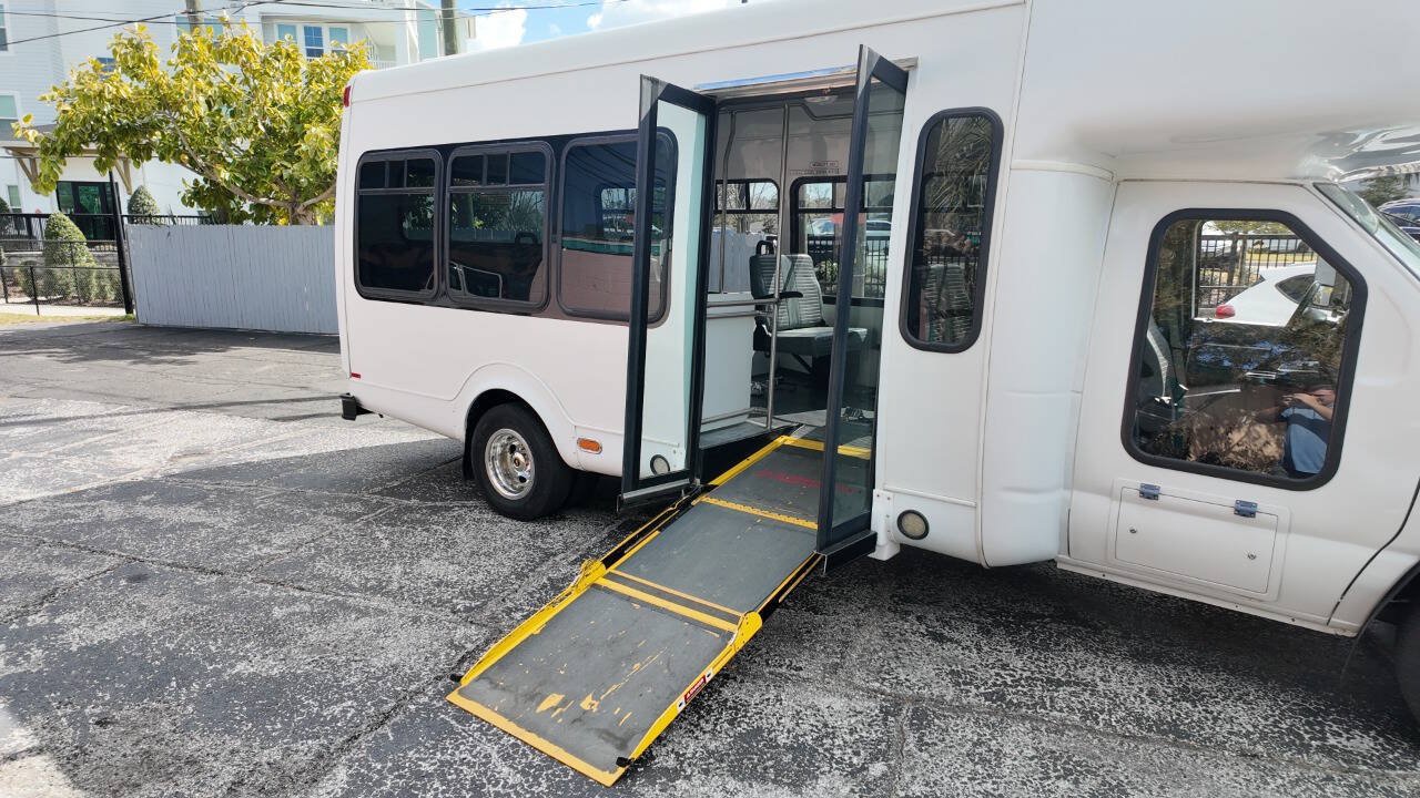 Used 2010 Ford E-450 and Econoline 450 Super Duty RWD image 16