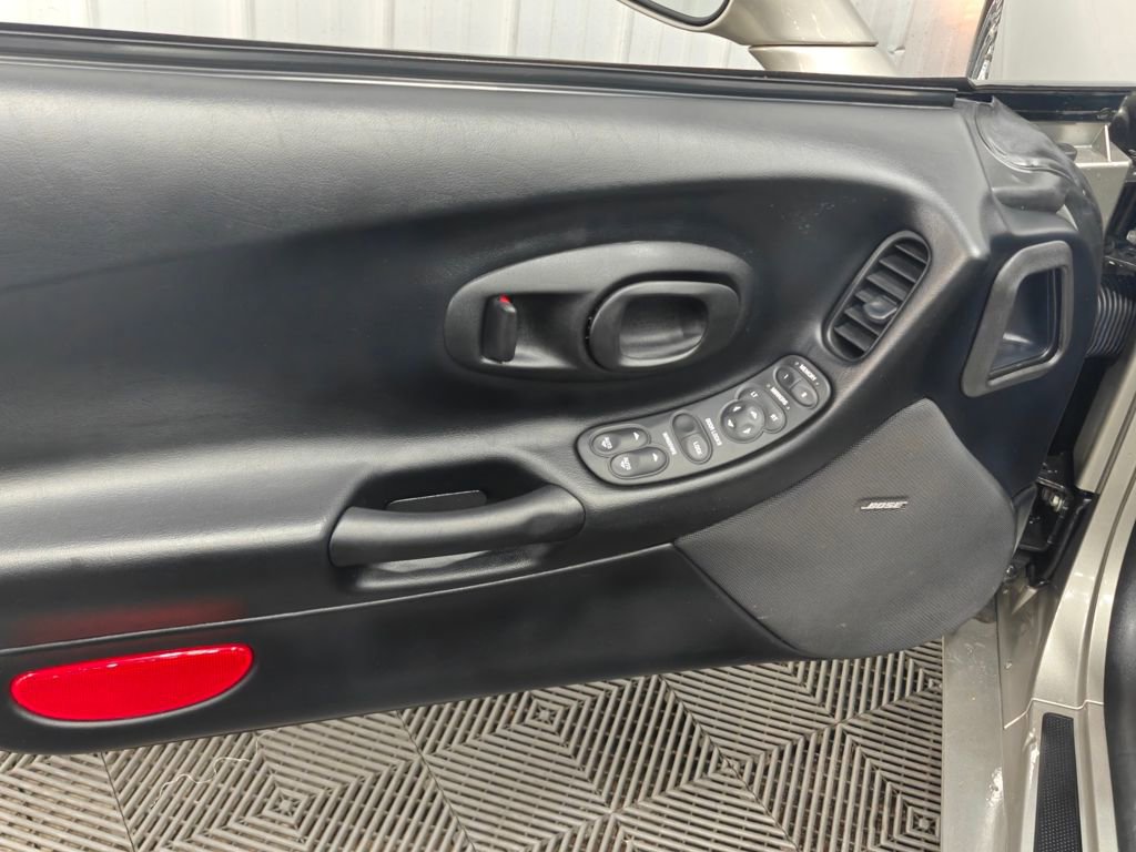 Used 2001 Chevrolet Corvette Convertible w/ Preferred Equipment Group2 image 29