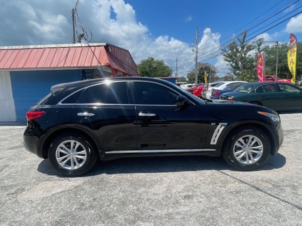 Used 2017 INFINITI QX70 2WD image 4