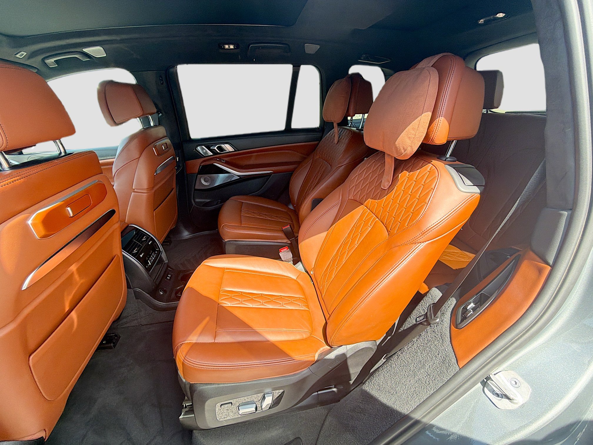 Used 2023 BMW X7 M60i w/ Executive Package image 23