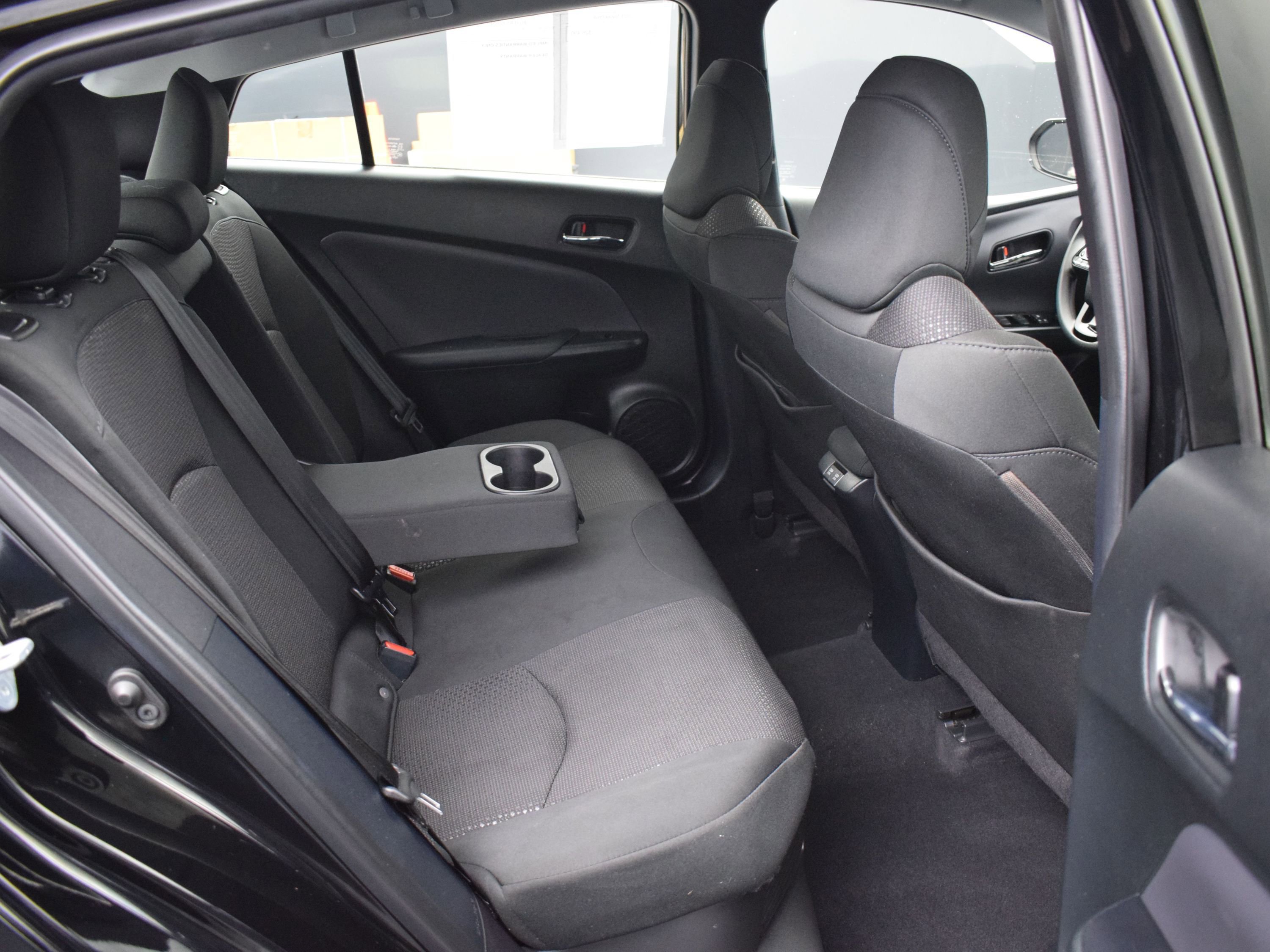 Used 2021 Toyota Prius LE image 11