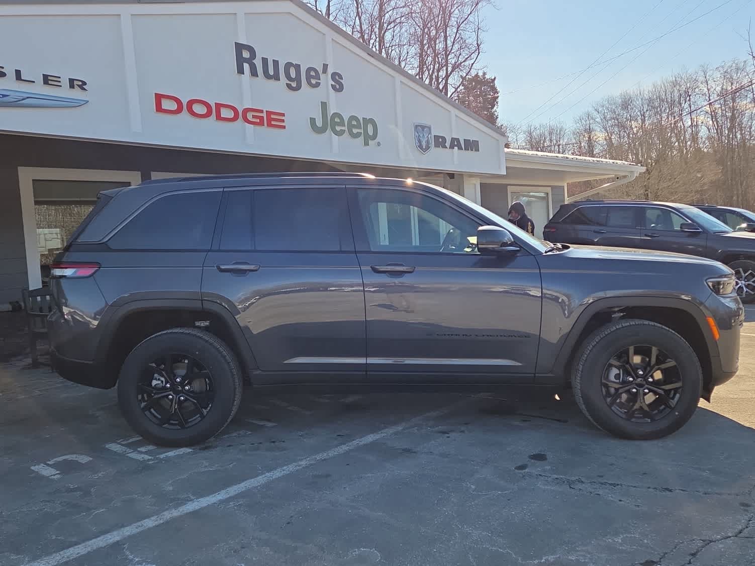 New 2026 Jeep Grand Cherokee Altitude AWD/4WD image 3