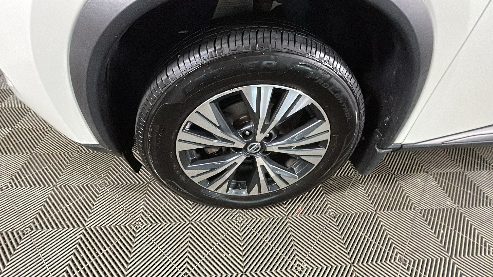 Used 2021 Nissan Rogue SV AWD/4WD image 11