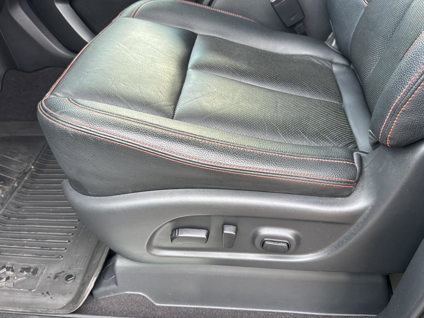 Used 2023 Nissan Titan PRO-4X w/ Pro-4x Convenience Package image 28