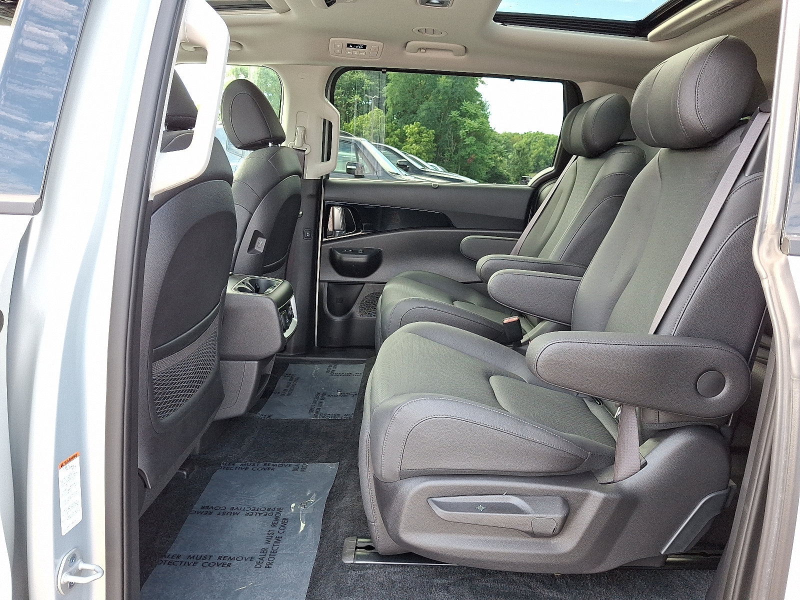 Certified 2026 Kia Carnival SX Prestige FWD image 11