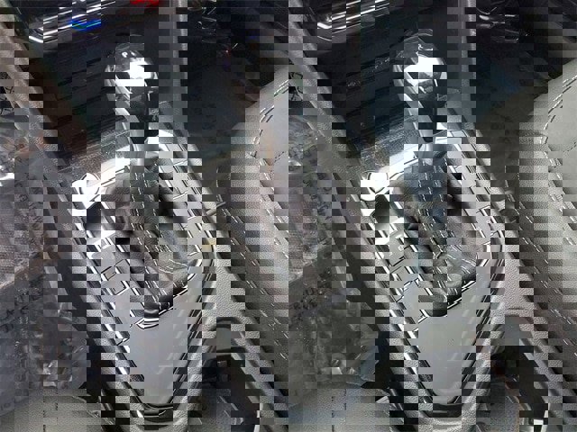 Certified 2025 Volkswagen Taos SE image 26