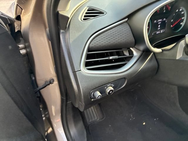 Used 2025 Chevrolet Malibu LT FWD image 18