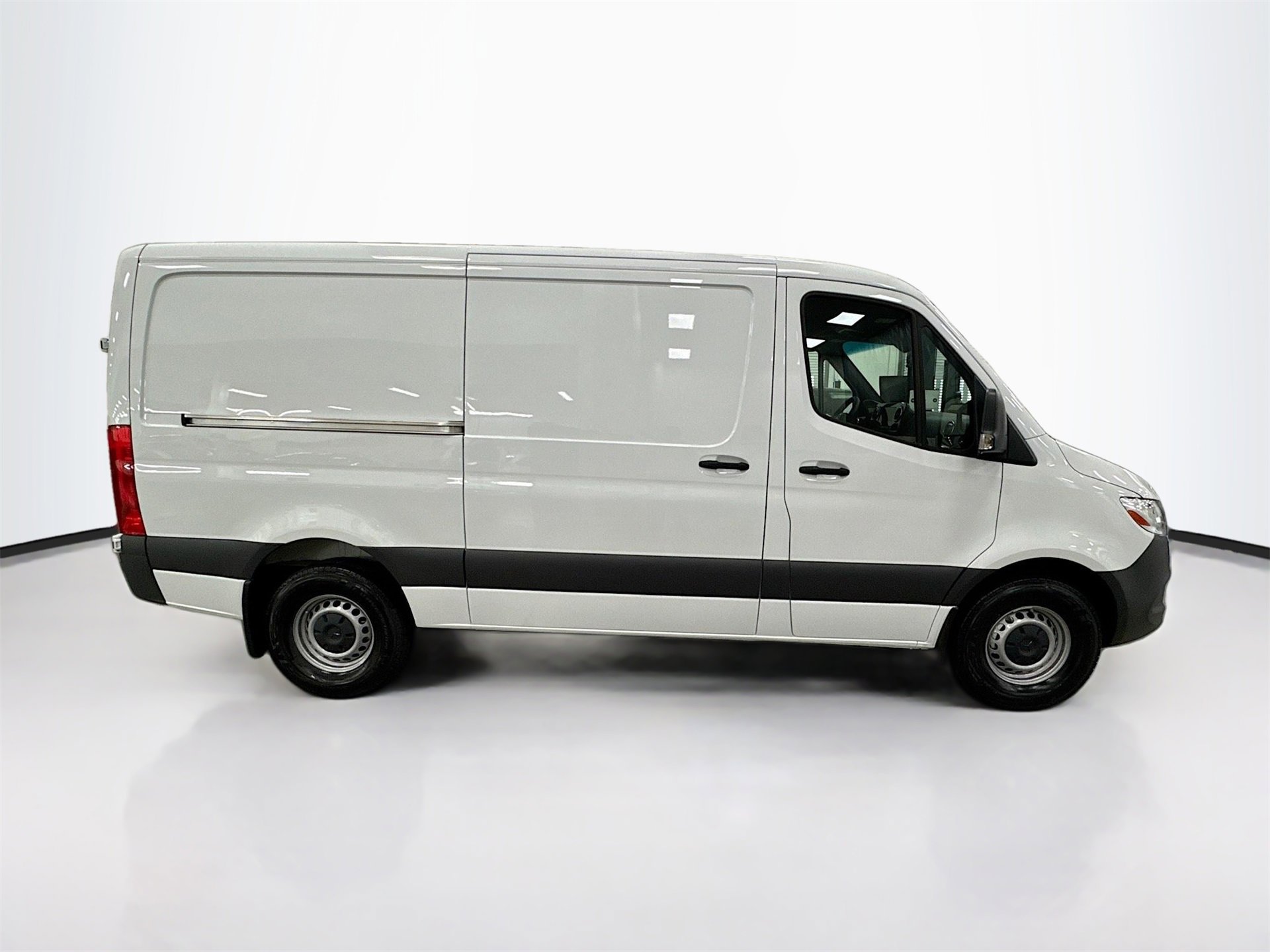 Used 2025 Mercedes-Benz Sprinter 2500 image 9