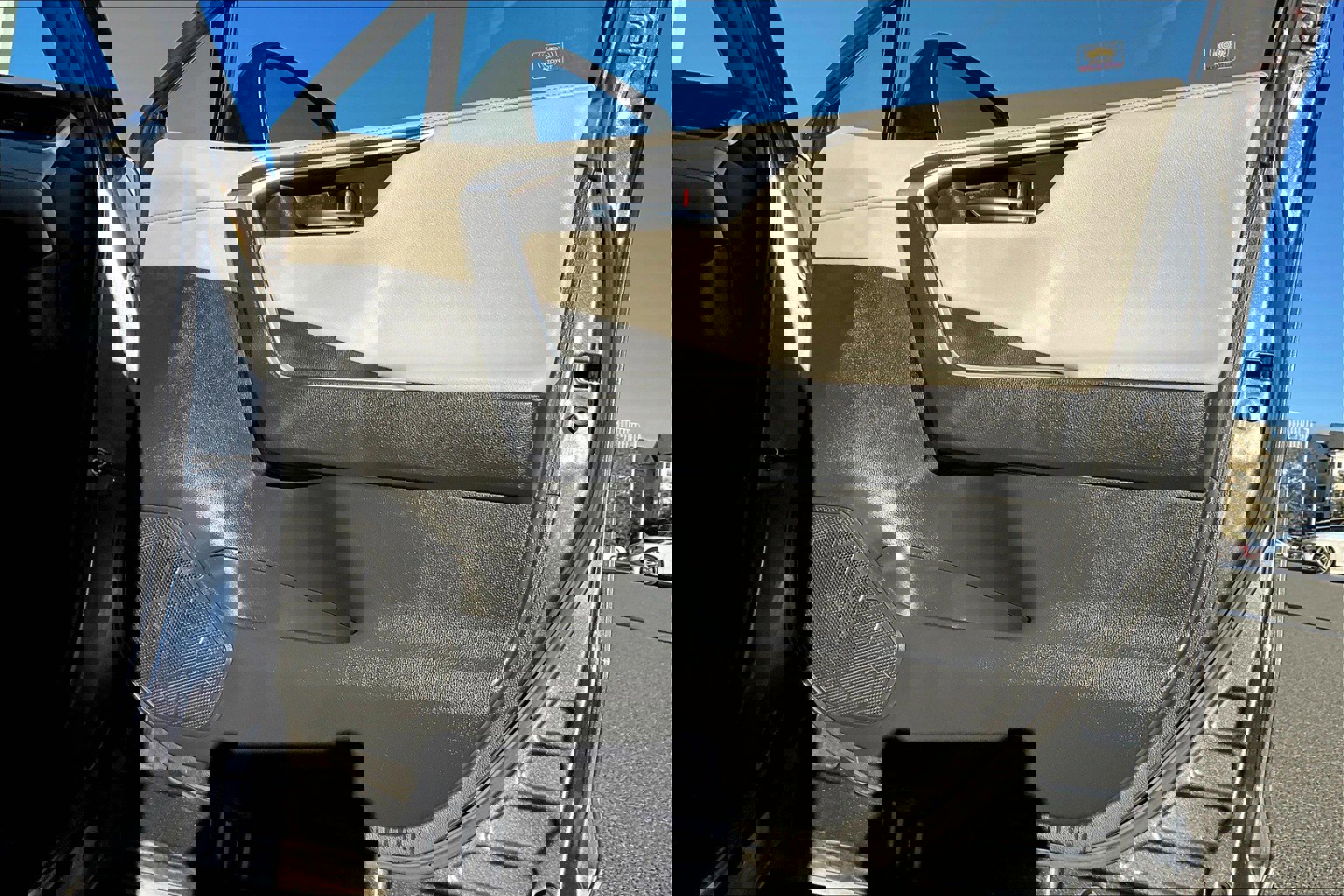 Used 2021 Toyota RAV4 Limited image 23