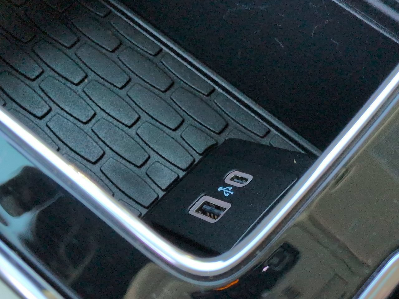 Used 2023 Lincoln Aviator Black Label Grand Touring w/ Class IV Trailer Tow Package AWD/4WD image 22
