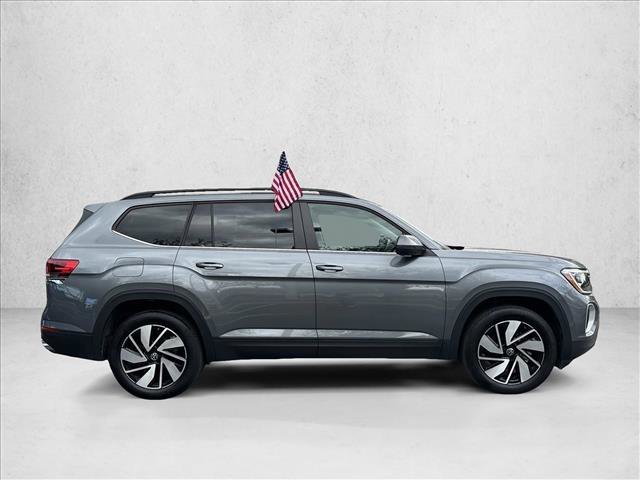 Used 2025 Volkswagen Atlas SE image 4