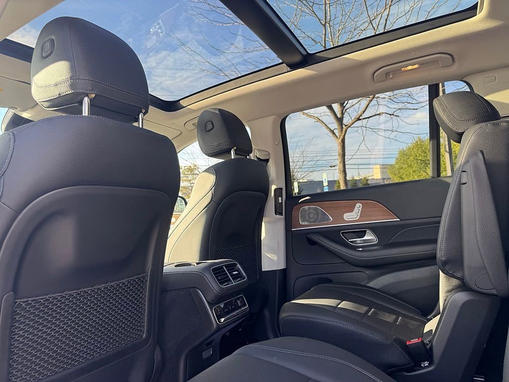 Used 2024 Mercedes-Benz GLS 450 4MATIC image 27