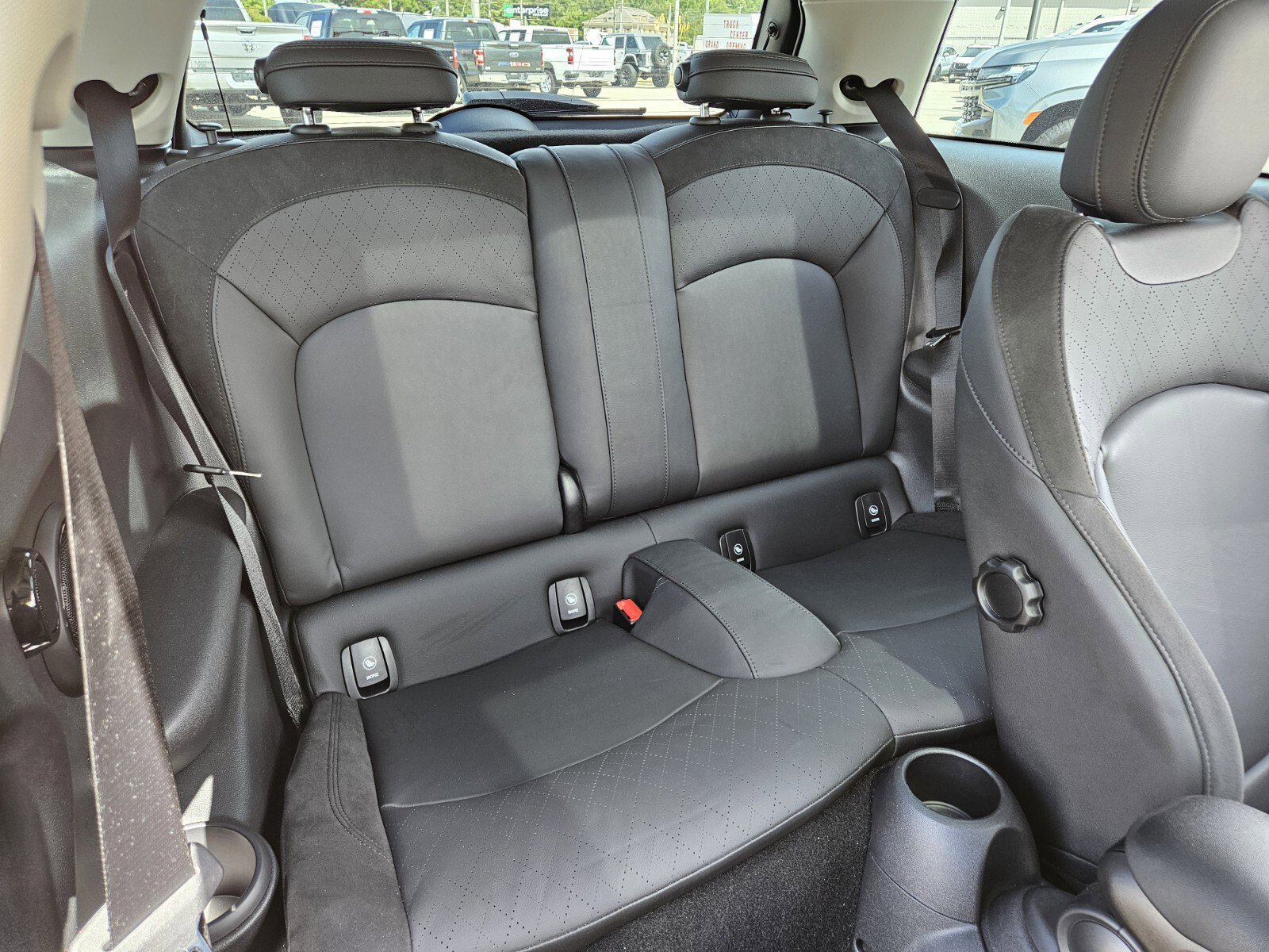 Used 2024 MINI Cooper SE FWD image 18