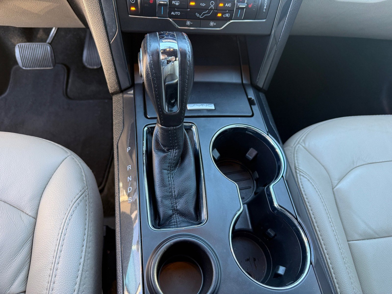 Used 2018 Ford Explorer XLT w/ Equipment Group 202A image 21