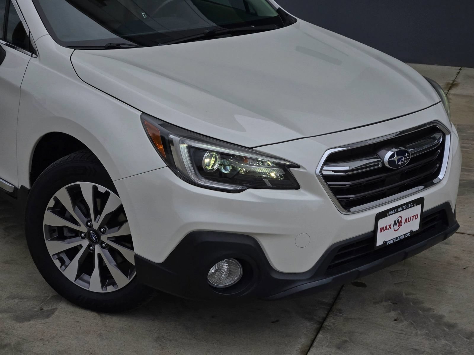 Used 2018 Subaru Outback 3.6R Touring w/ Popular Package #3 AWD/4WD image 36