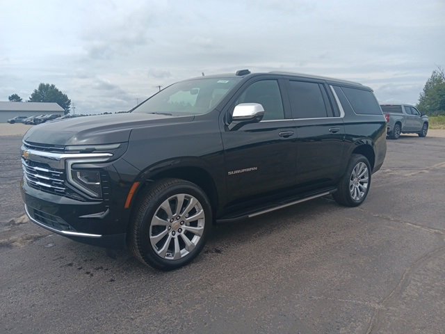 New 2025 Chevrolet Suburban Premier image 3