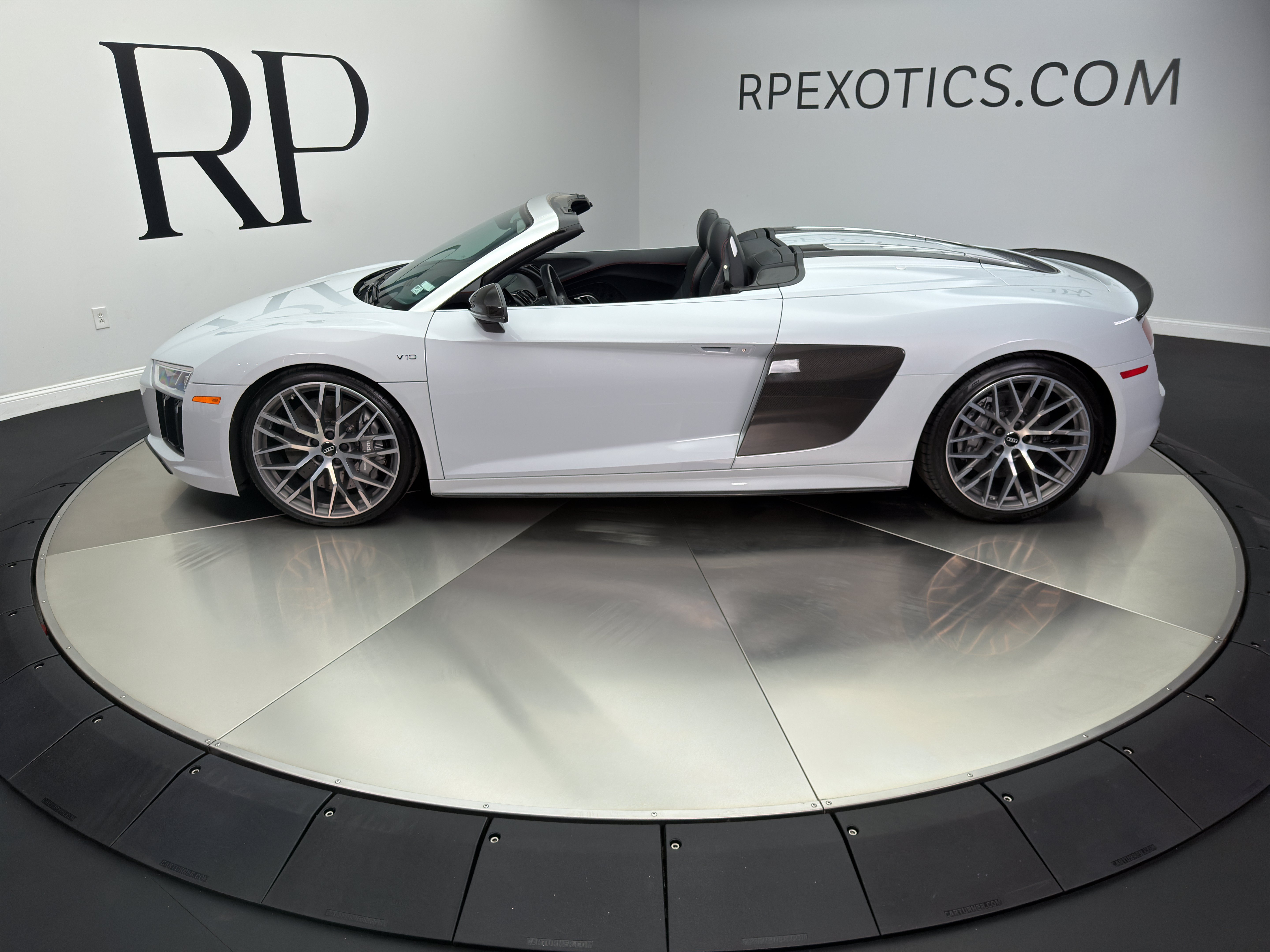 Used 2018 Audi R8 V10 plus AWD/4WD image 6