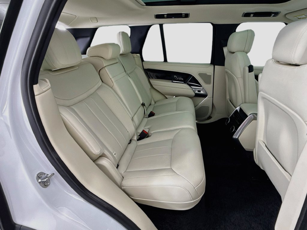 Certified 2025 Land Rover Range Rover SE AWD/4WD image 21