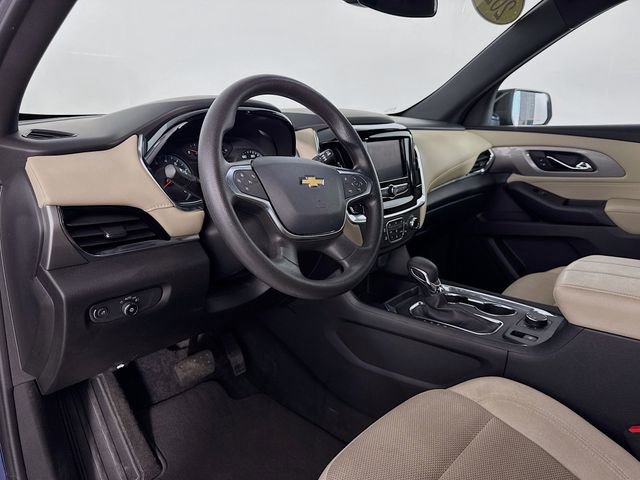 Used 2023 Chevrolet Traverse LS image 9