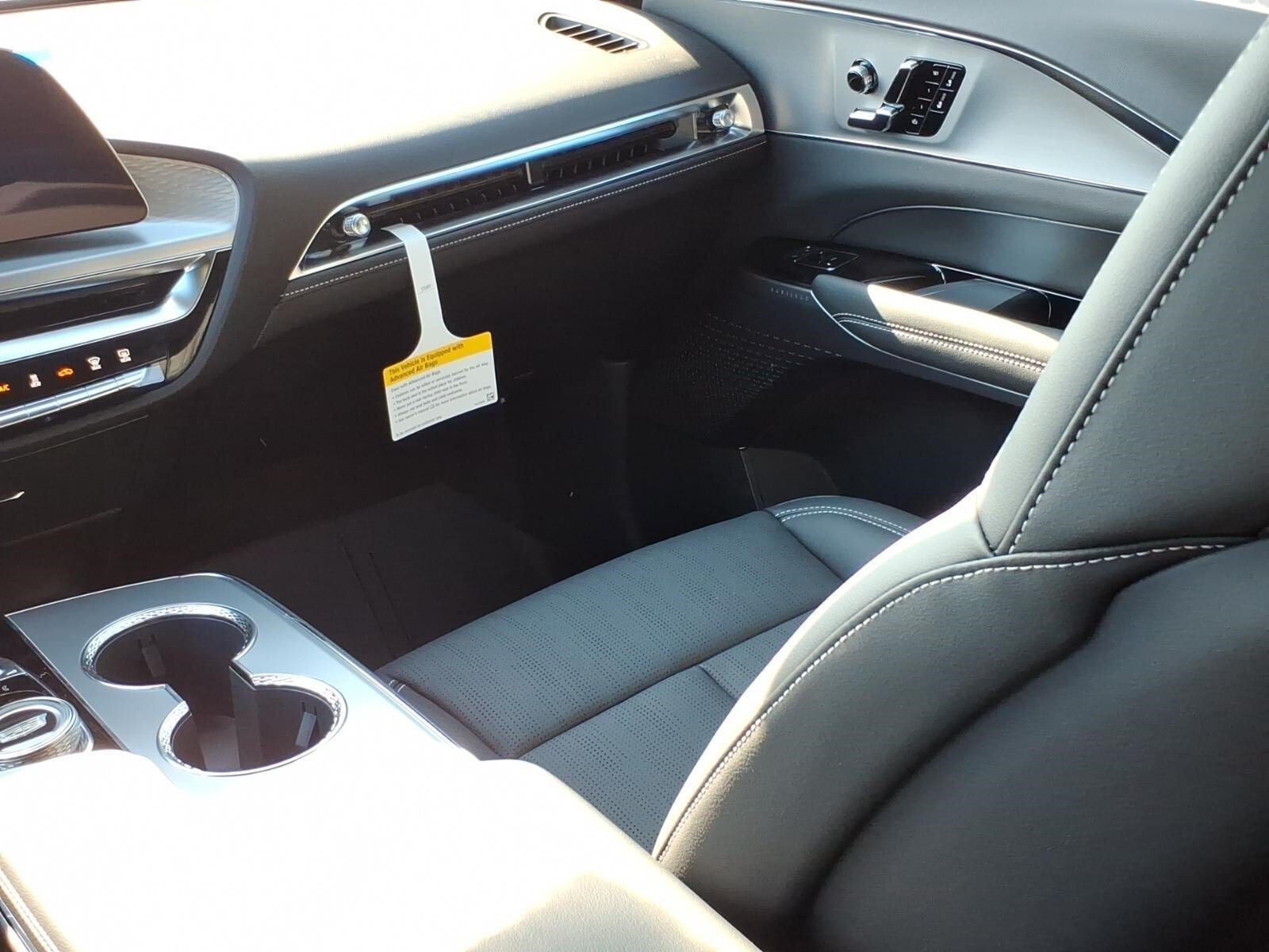 New 2027 Cadillac Lyriq Sport RWD image 10