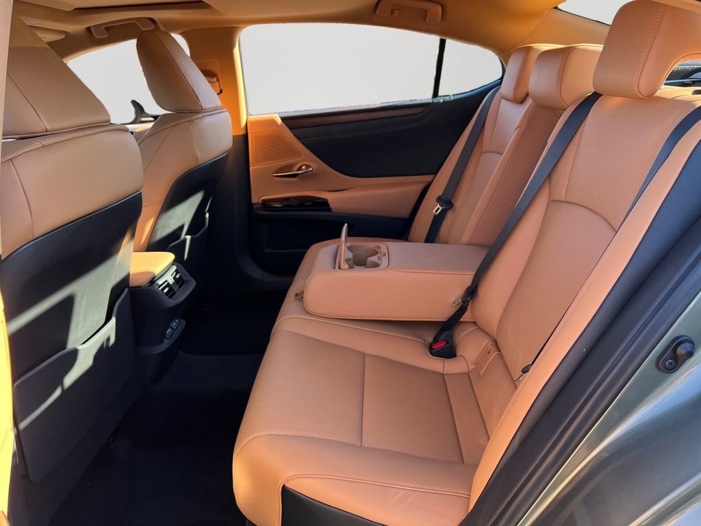 New 2025 Lexus ES 350 w/ Premium Package image 8