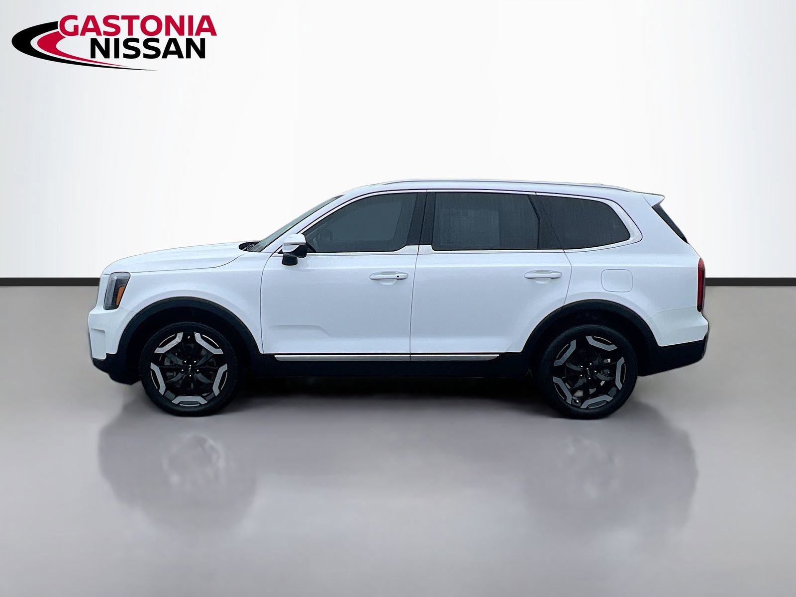 Used 2023 Kia Telluride S image 5