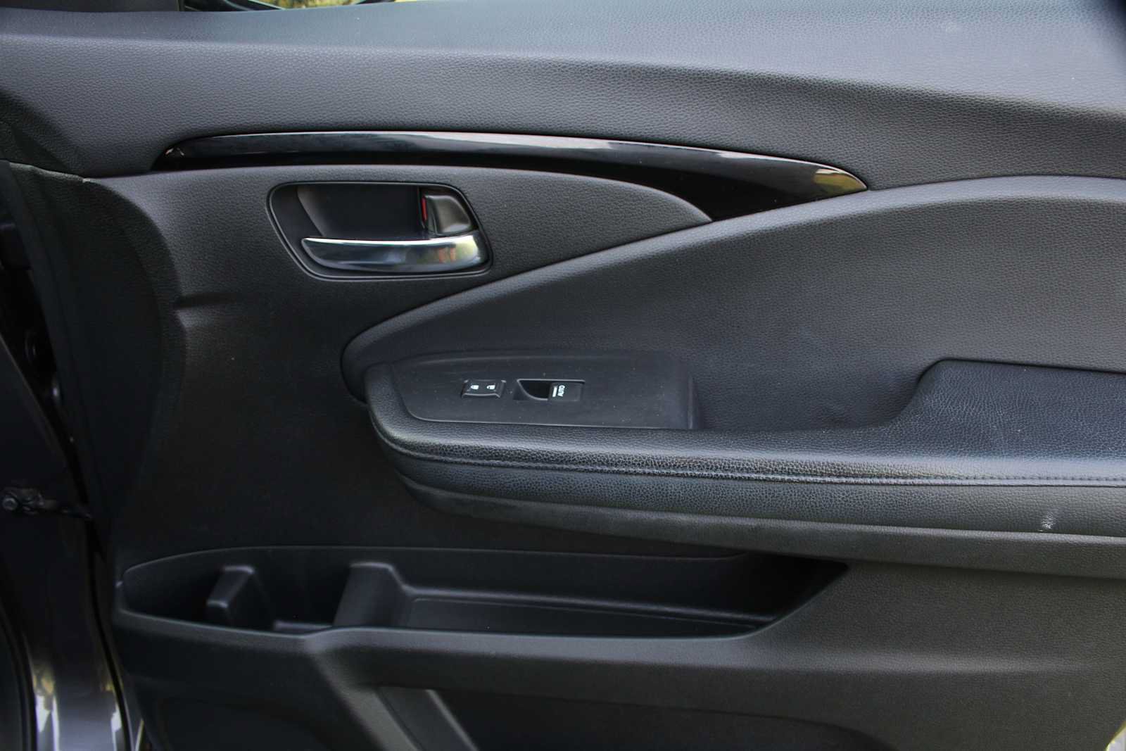 Used 2017 Honda Pilot Touring image 17