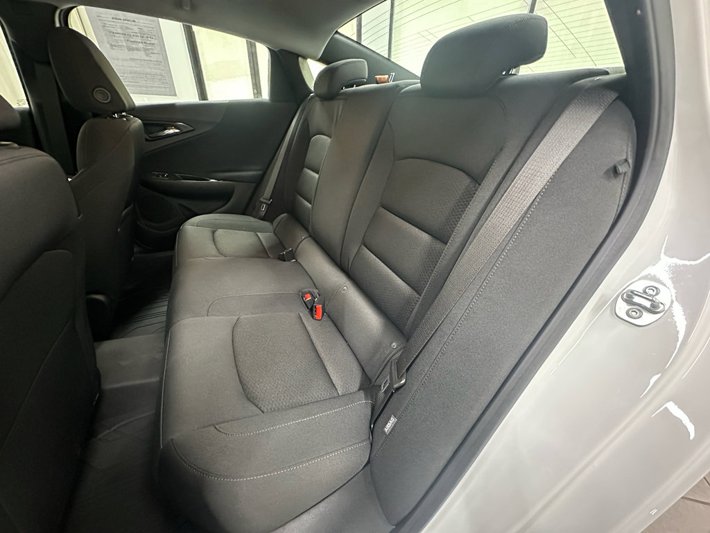 Used 2025 Chevrolet Malibu RS FWD image 20
