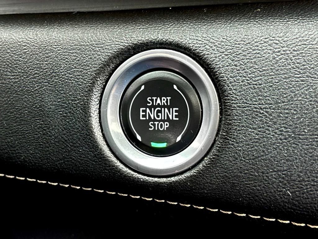 Used 2024 Cadillac Escalade ESV Premium Luxury AWD/4WD image 28