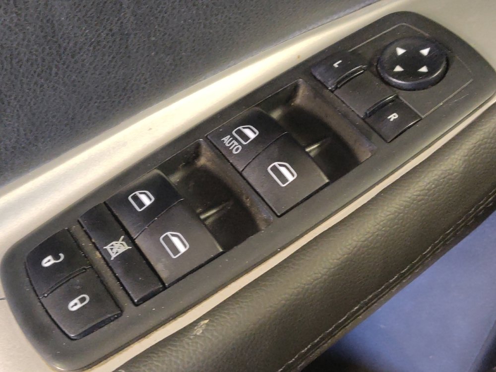 Used 2020 Dodge Journey SE w/ SE Popular Equipment Group FWD image 27