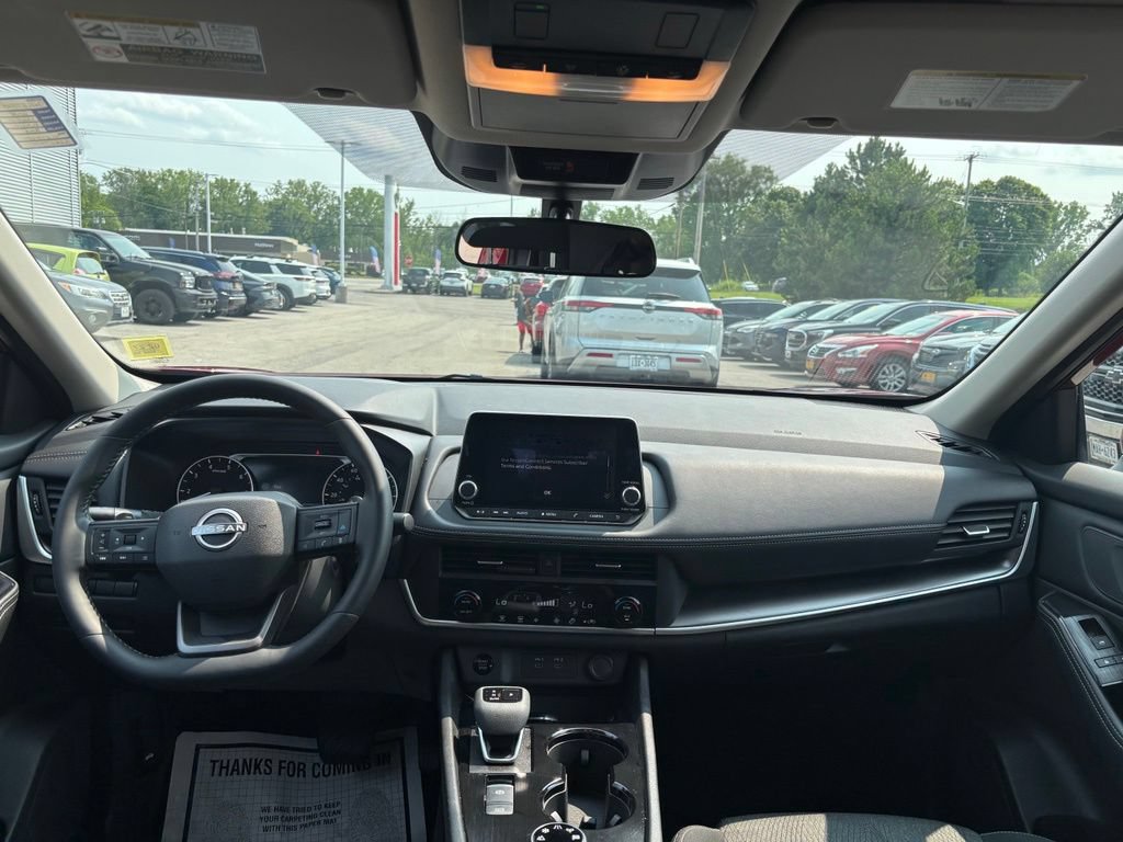 Certified 2026 Nissan Rogue SV AWD/4WD image 14