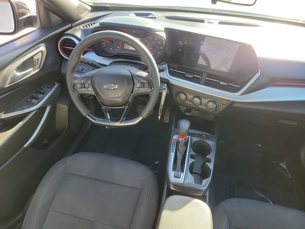 Used 2024 Chevrolet Trax RS w/ Sunroof Package image 11