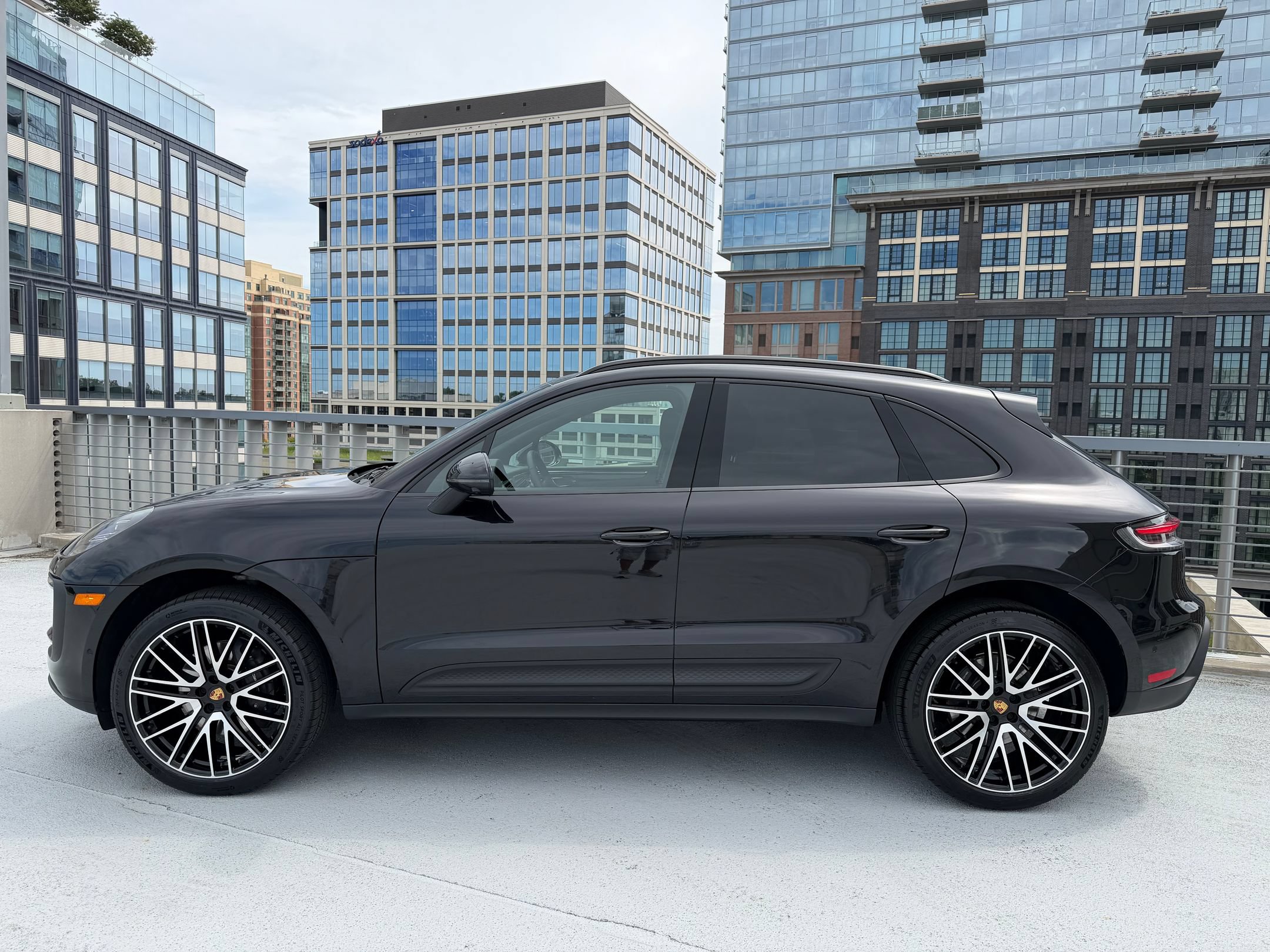 Certified 2026 Porsche Macan AWD/4WD image 2