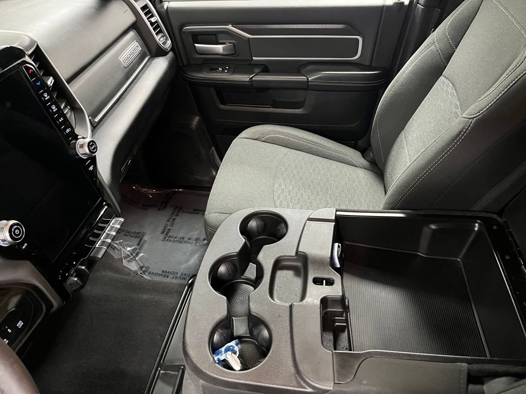 Used 2025 RAM 2500 Big Horn AWD/4WD image 39