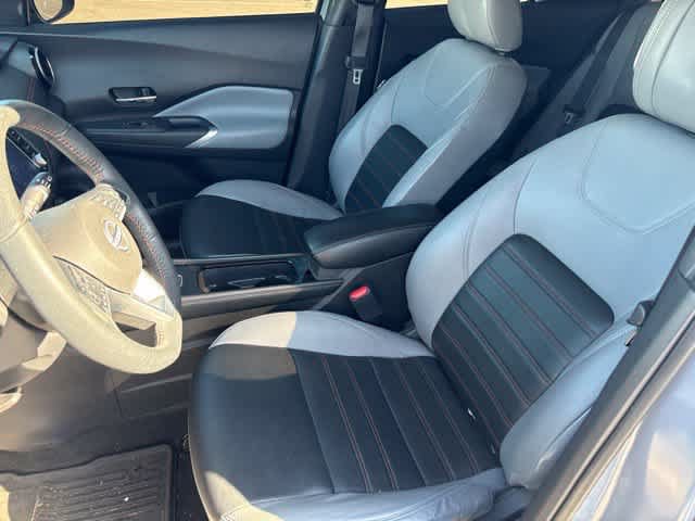 Used 2023 Nissan Kicks SR w/ SR Premium Package FWD image 11