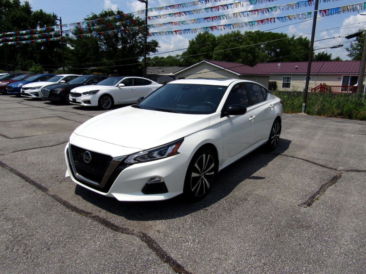 Used 2021 Nissan Altima 2.5 SR w/ SR Premium Package image 3