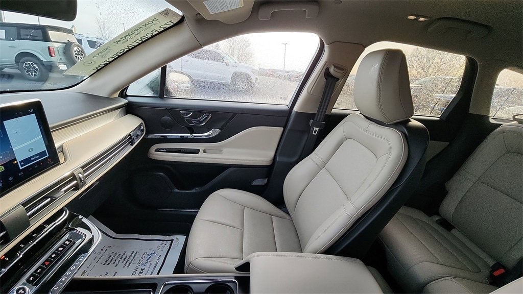 Used 2025 Lincoln Corsair FWD w/ Equipment Group 101A image 11