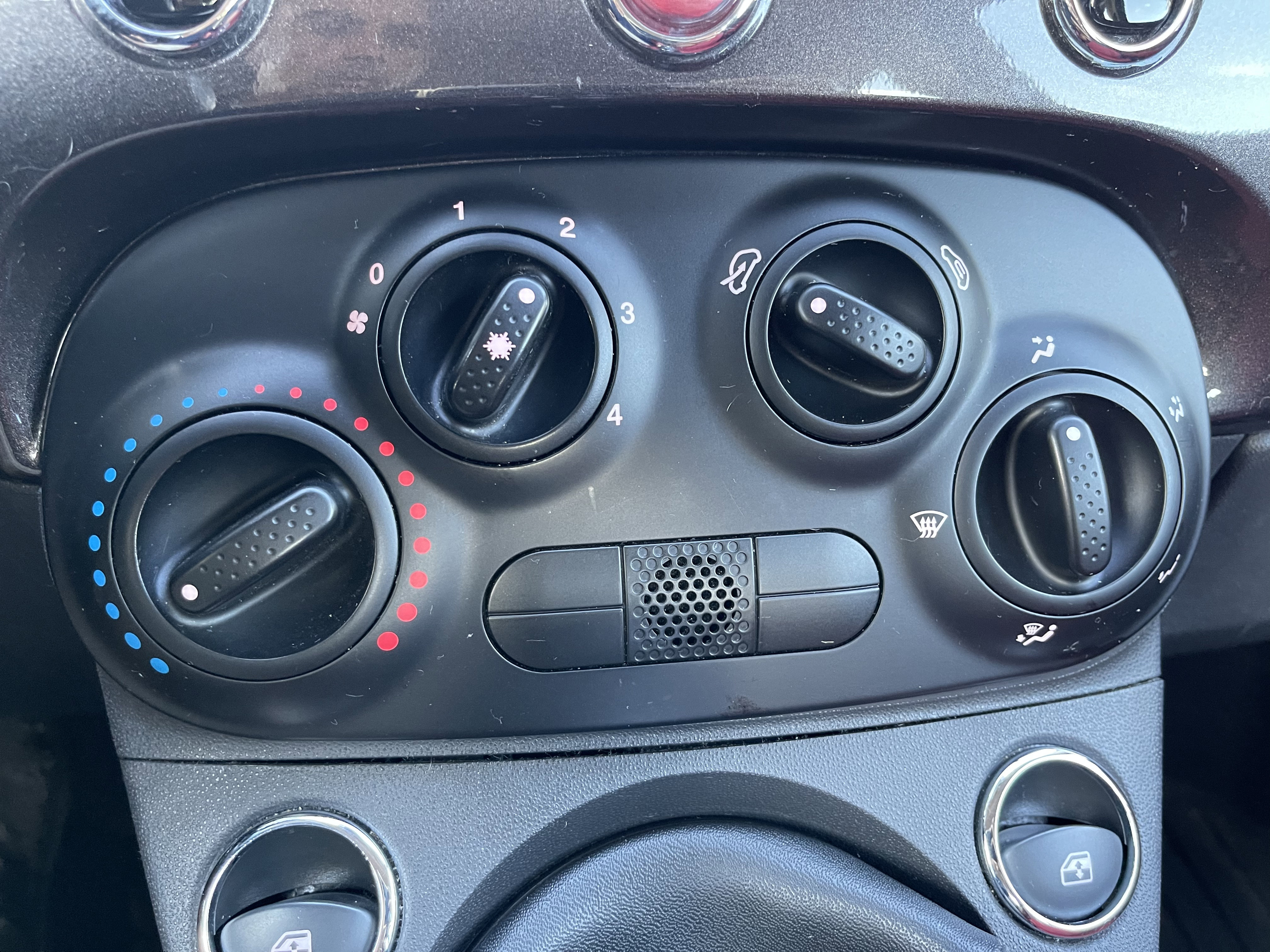 Used 2014 FIAT 500 Pop image 20