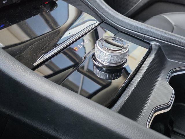 Used 2024 Jeep Grand Cherokee Limited w/ Luxury Tech Group II RWD image 30