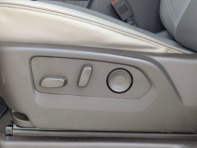 Used 2024 GMC Yukon SLT image 21